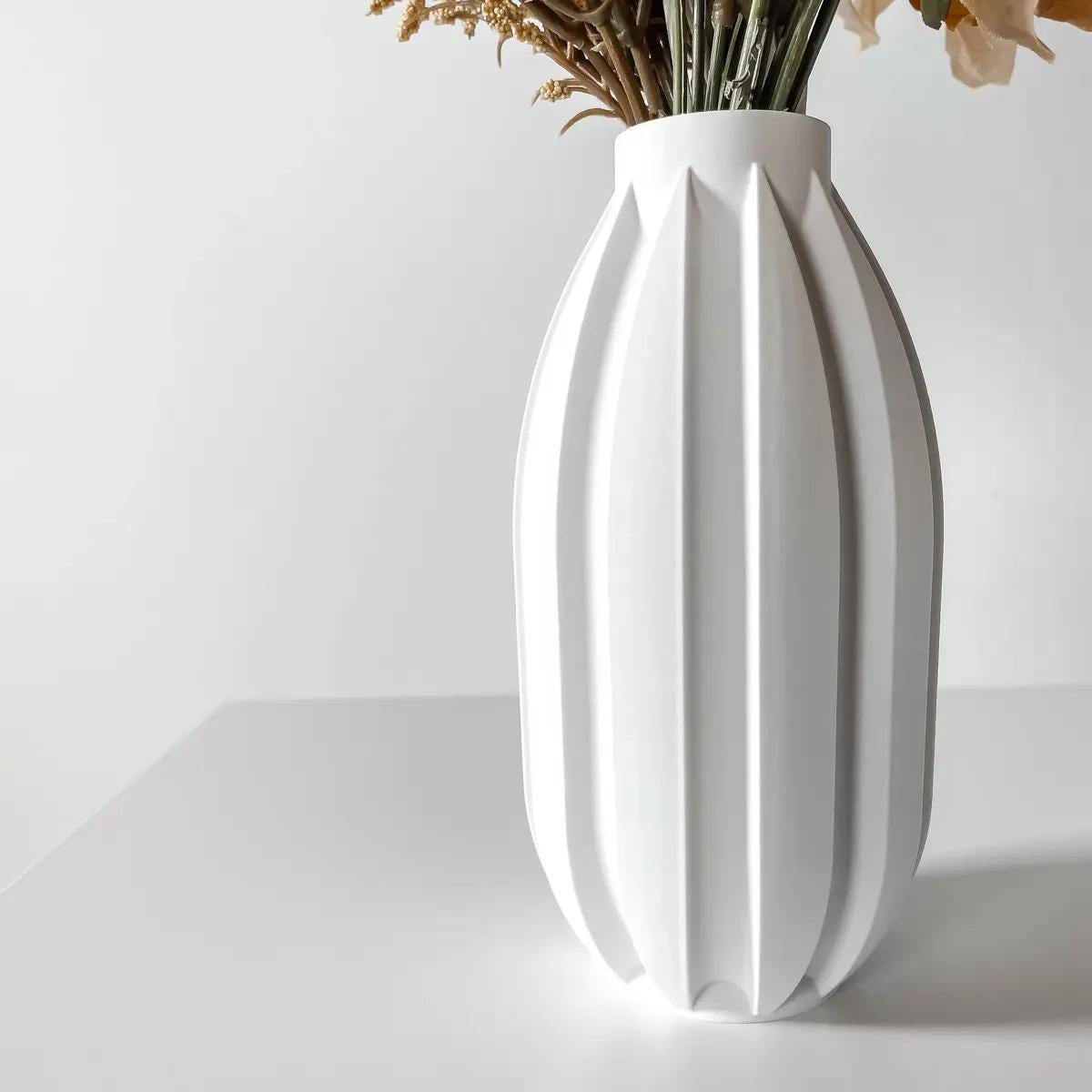 Petal Arc Vase